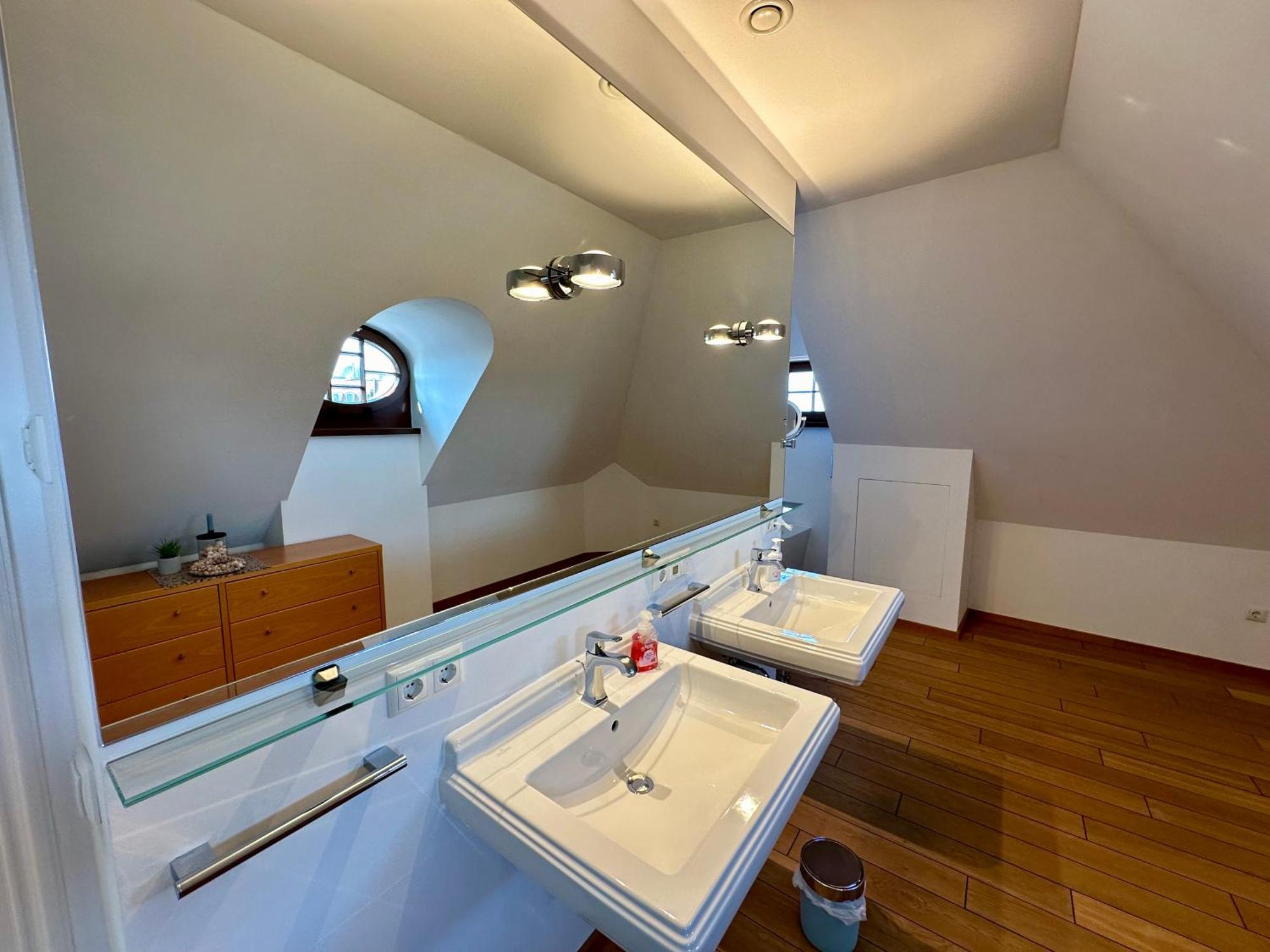 Luxus Suite Mit Einmaligem Blick Auf Die Frauenkirche Dresden Exterior photo